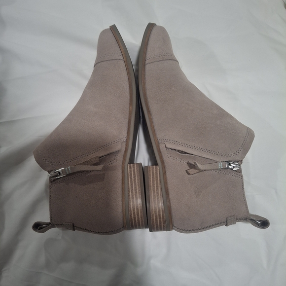 Toms Gray Ankle Boots with Elastic Panels - Picture 5 of 12